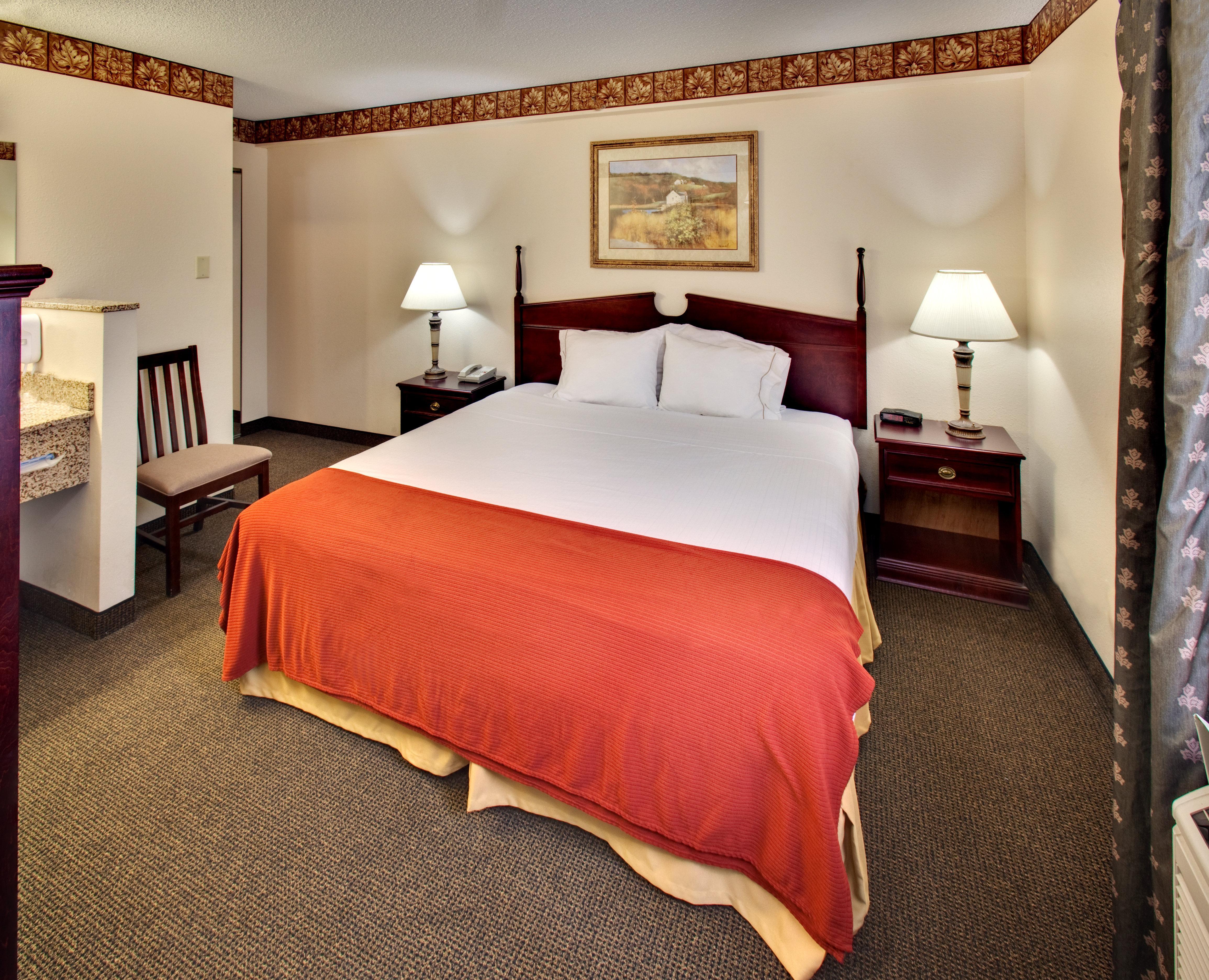Best Western Watertown Inn & Suites Exterior photo