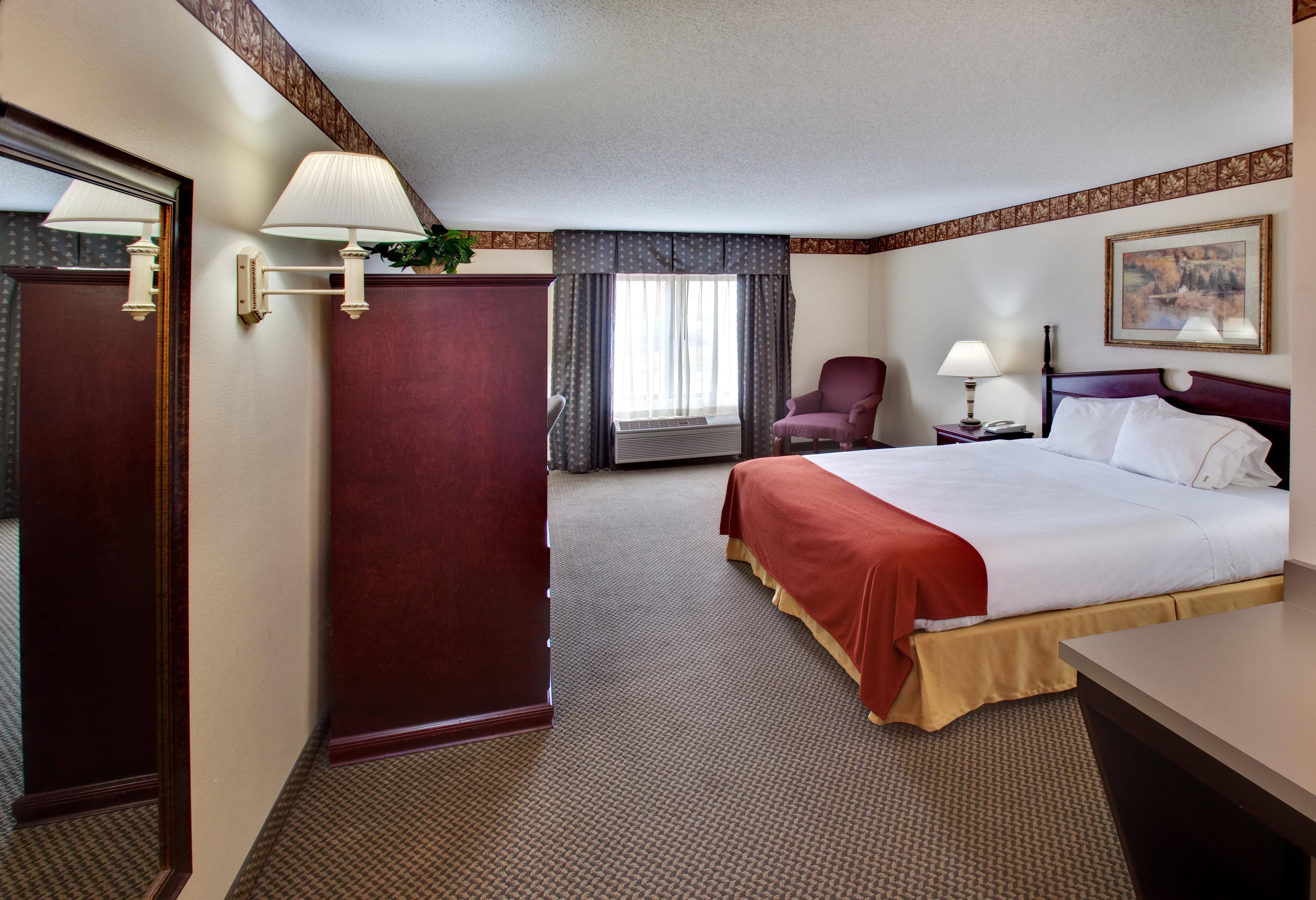Best Western Watertown Inn & Suites Exterior photo