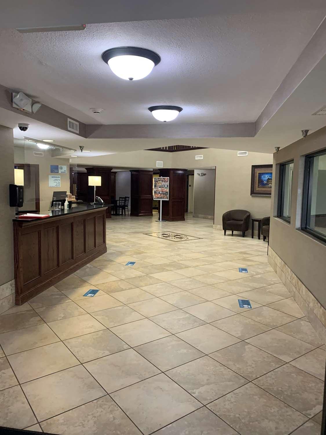 Best Western Watertown Inn & Suites Exterior photo